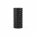 Foam roller negro sobre fondo blanco